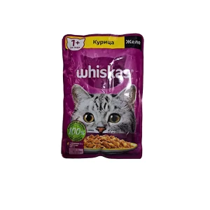 پوچ گربه ویسکاس مدل مرغ در ژله (Whiskas Chicken in Jelly Cat Wet Food) یکی از پرفروش‌ترین غذاهای مرطوب برند جهانی ویسکاس (Whiskas) است که با طعمی بی‌نظیر و ترکیبی طبیعی از تکه‌های مرغ تازه در ژله تولید شده است. این غذای مقوی، متعادل و خوش‌عطر برای گربه‌های بالغ طراحی شده و تمام نیازهای تغذیه‌ای روزانه آن‌ها را تأمین می‌کند. گوشت مرغ تازه منبعی سرشار از پروتئین حیوانی باکیفیت بالا است که به تقویت عضلات، حفظ وزن ایده‌آل و افزایش انرژی گربه کمک می‌کند. در کنار آن، ژله طبیعی موجود در این محصول باعث حفظ رطوبت بدن گربه و هیدراته ماندن او می‌شود و در عین حال بافتی نرم و خوش‌خوراک به غذا می‌دهد که حتی گربه‌های بدغذا را هم جذب می‌کند. فرمولاسیون این پوچ شامل ویتامین‌های A، D3، E و مواد معدنی ضروری مانند کلسیم، فسفر و زینک است که برای حفظ سلامت استخوان‌ها، پوست، مو و بینایی گربه‌ها اهمیت بالایی دارد. همچنین وجود اسیدهای چرب امگا ۳ و امگا ۶ موجب درخشندگی مو و جلوگیری از التهاب‌های پوستی می‌شود. پوچ ویسکاس مدل مرغ در ژله با رطوبت بالا (بیش از ۸۰٪) به جلوگیری از کم‌آبی و مشکلات کلیوی در گربه‌ها کمک می‌کند. این ویژگی آن را به گزینه‌ای عالی برای گربه‌هایی که تمایل کمتری به نوشیدن آب دارند تبدیل کرده است. محصولات برند ویسکاس (Whiskas) تحت نظارت شرکت بین‌المللی Mars Petcare و با استفاده از مواد اولیه باکیفیت تولید می‌شوند. پت‌شاپ گوگولی با تضمین تازگی، اصالت و تاریخ معتبر، این محصول را با بهترین قیمت عرضه می‌کند تا گربه‌ی شما از غذایی طبیعی و سالم لذت ببرد. ویژگی‌ها و مزایای پوچ گربه ویسکاس مدل مرغ در ژله: تهیه‌شده از تکه‌های واقعی گوشت مرغ در ژله طبیعی سرشار از پروتئین، ویتامین و مواد معدنی ضروری دارای ویتامین‌های A، D3، E و امگا ۳ و ۶ کمک به سلامت پوست، درخشندگی مو و تقویت سیستم ایمنی رطوبت بالا برای پیشگیری از کم‌آبی و مشکلات کلیوی فاقد رنگ مصنوعی، مواد نگهدارنده و افزودنی‌های شیمیایی بافت نرم و ژله‌ای با قابلیت هضم آسان مناسب برای تمام نژادهای گربه بالغ قابل استفاده به‌عنوان وعده‌ی اصلی یا مکمل غذای خشک ترکیبات اصلی: گوشت مرغ تازه، ژله طبیعی، آب تصفیه‌شده، پروتئین حیوانی، تورین، فیبر طبیعی، ویتامین‌های A، D3، E، امگا ۳ و ۶، فسفر، کلسیم، زینک و کاراگینان طبیعی. این ترکیبات باعث تقویت عضلات، سلامت پوست و مو، بهبود گوارش و افزایش انرژی گربه‌ها می‌شوند. نحوه مصرف: گربه‌های کوچک (۲ تا ۳ کیلوگرم): روزانه ۱ تا ۱.۵ عدد پوچ گربه‌های متوسط (۳ تا ۵ کیلوگرم): روزانه ۲ عدد پوچ گربه‌های بزرگ (۵ کیلوگرم به بالا): روزانه ۲ تا ۳ عدد پوچ می‌توانید پوچ را به‌صورت مستقیم سرو کنید یا با غذای خشک ترکیب نمایید. همیشه آب تازه در دسترس گربه قرار دهید. نحوه نگهداری: در محیط خشک و خنک و به دور از نور مستقیم آفتاب نگهداری شود. پس از باز شدن بسته، محتویات باقیمانده را در یخچال قرار دهید و ظرف ۲۴ ساعت مصرف کنید. چرا از پت‌شاپ گوگولی بخریم؟ در پت‌شاپ گوگولی، کیفیت و سلامت حیوانات خانگی در اولویت است. پوچ گربه ویسکاس مدل مرغ در ژله با ترکیبی طبیعی و بافتی نرم، انتخابی عالی برای گربه‌هایی است که عاشق طعم مرغ و غذای مرطوب هستند. عشق به حیوانات از گوگولی آغاز می‌شود.